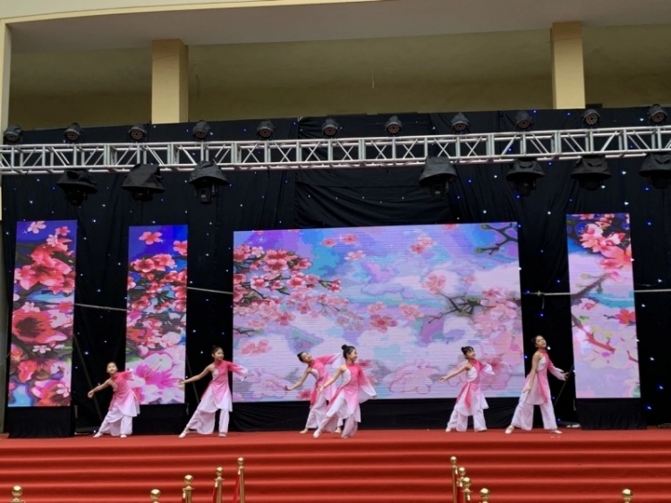 ngay hoi thieu nhi thu do toa sang hap dan va kich tinh