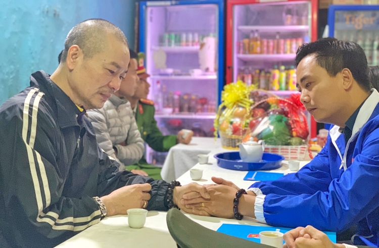 thuong truc thanh doan ha noi tham dong vien cac gia dinh chien sy hy sinh tai dong tam