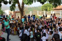 Thầy giáo trẻ rời cố đô “cõng chữ” lên vùng cao