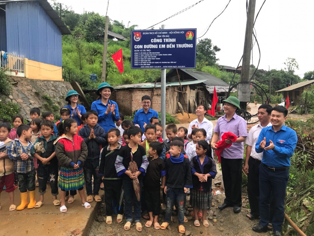 Tuổi trẻ Yên Bái đã góp phần xây dựng con đường em đến trường tại huyện Trạm Tấu, Yên Bái.