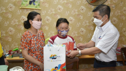 mang tet am ap den voi tre em mo coi vi covid 19