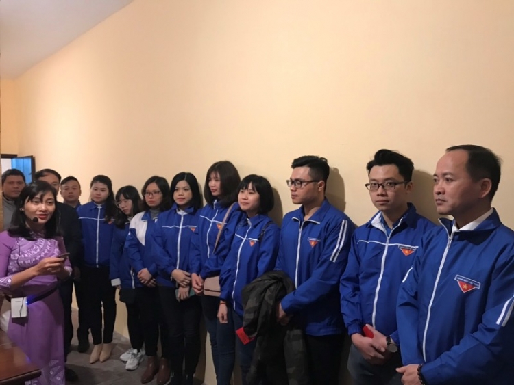 thanh nien ha noi sinh hoat truyen thong tai ngoi nha so 5d pho ham long