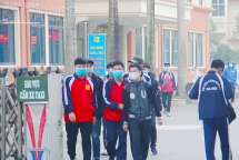 Nhiều đại học cho sinh viên nghỉ thêm