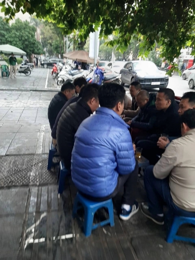 tu tap chem gio noi dong nguoi nhung ban tre khong so dich