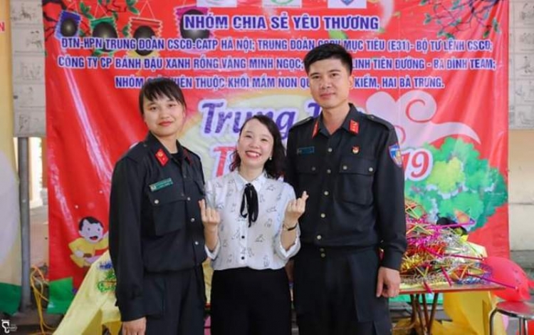 chien si canh sat co dong lan lon voi nhung viec tu te