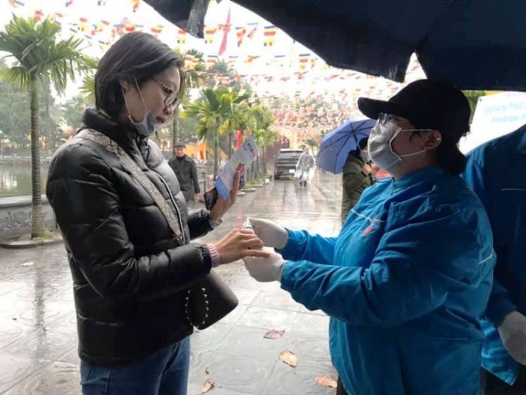 Lan tỏa hành động đẹp trong “bão dịch” Corona lan toa hanh dong dep trong bao dich corona