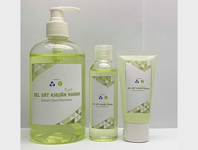 hang loat cac truong dai hoc cao dang ra quan san xuat va phat mien phi nuoc sat khuan