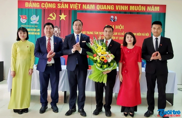 dong chi nguyen dinh trung duoc bau lam bi thu chi bo trung tam dvvl va httn ha noi