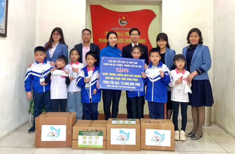 hoc sinh thu do gui loi nhan xuc dong den nguoi dan dang bi cach ly o vinh phuc