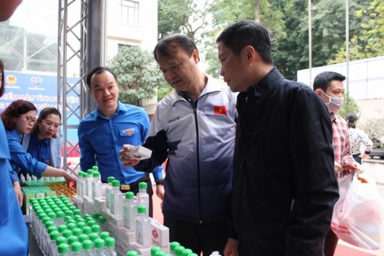 tuoi tre cong thuong hien mau vi cong dong