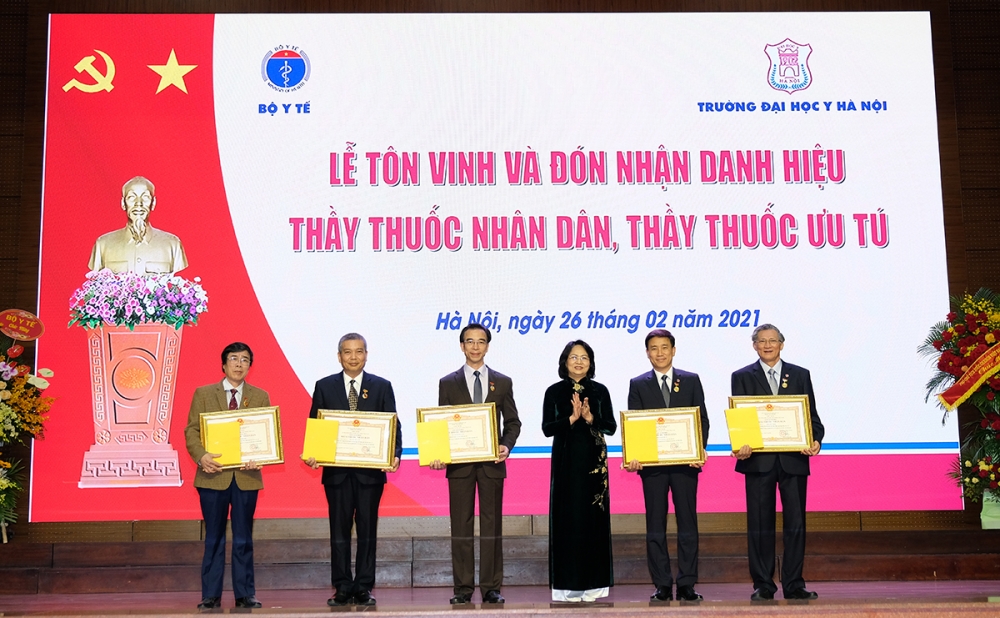 Đại học Y Hà Nội có 5 cá nhân đạt danh hiệu Thầy thuốc Nhân dân