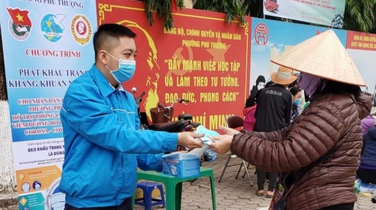 hon 250 doan vien thanh nien quan tay ho huong ung ngay chu nhat xanh