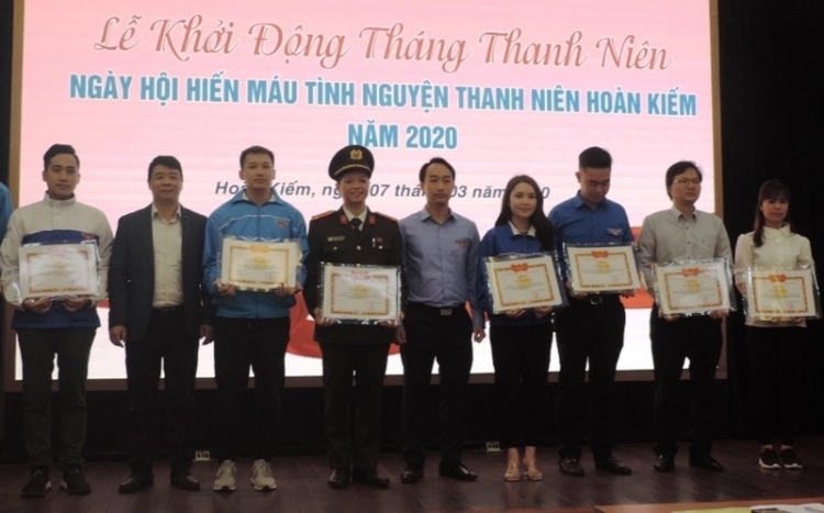 tuoi tre hoan kiem tinh nguyen sang tao vi cong dong