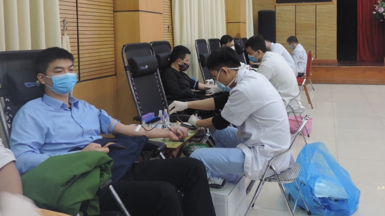 tuoi tre hoan kiem tinh nguyen sang tao vi cong dong