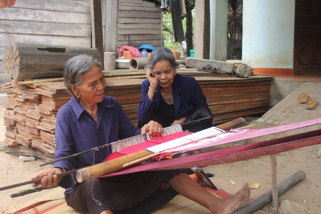 nu gia lang dac biet co mot khong hai cua ban lang krong