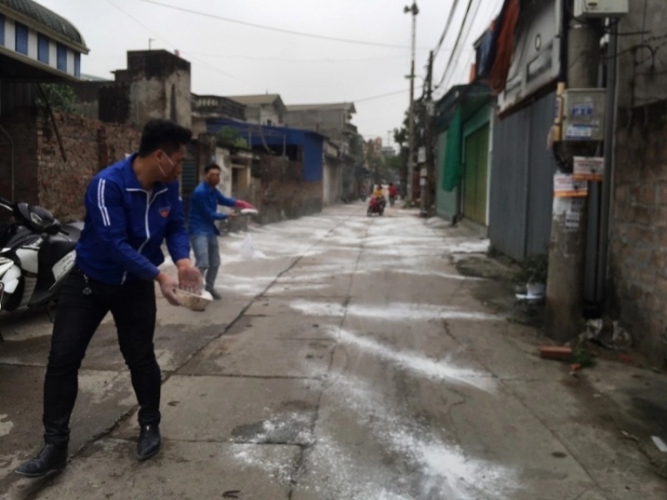 Tuổi trẻ Thủ đô đồng loạt ra quân vệ sinh môi trường đẩy lùi dịch bệnh tuoi tre thu do dong loat ra quan ve sinh moi truong day lui dich benh