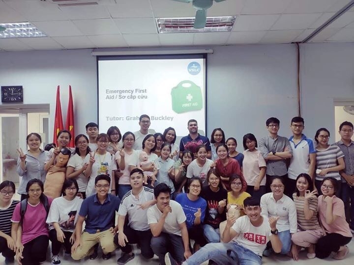 Đại học Y Hà Nội: Đội phản ứng nhanh với Covid-19 sẵn sàng xung kích dai hoc y ha noi doi phan ung nhanh voi covid 19 san sang xung kich