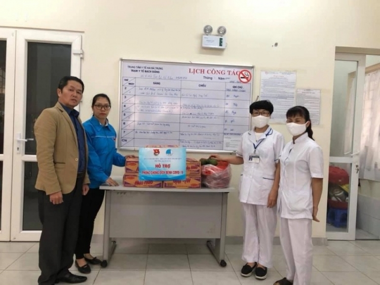 thanh nien chung tay da bay covid