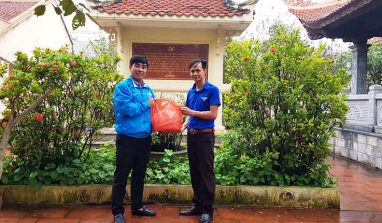 thanh nien thuong tin mung 90 nam ngay thanh lap dang bo thanh pho ha noi