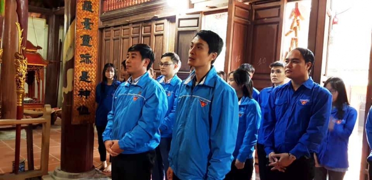 thanh nien thuong tin mung 90 nam ngay thanh lap dang bo thanh pho ha noi