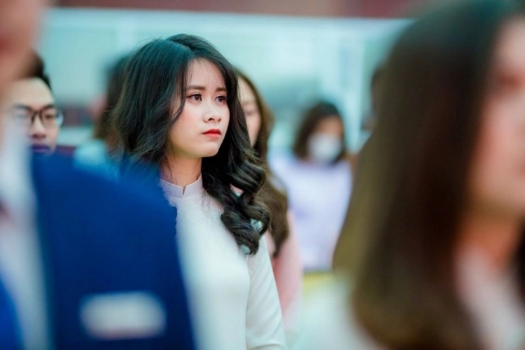 Tân đảng viên xinh đẹp, năng động của Học viện Tài chính tan dang vien xinh dep nang dong cua hoc vien tai chinh