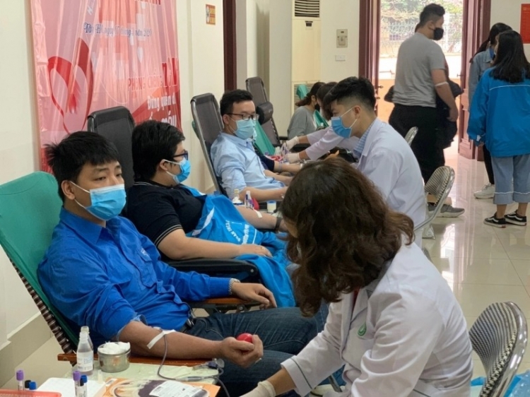 thang thanh nien cua tuoi tre thu do va nhung lan dau tien