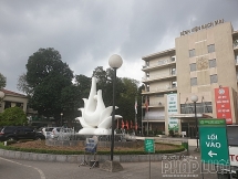 Cách ly 1 người ở Yên Bái tiếp xúc gần với người đưa nước sôi ở BV Bạch Mai có triệu chứng sốt, ho