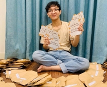 Á quân TheVoice Hoàng Dũng gửi tặng fan gel rửa tay và khẩu trang chống dịch Covid-19