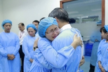 Y bác sĩ ở Bắc Giang làm thơ về Covid-19 khiến cộng đồng mạng rớt nước mắt