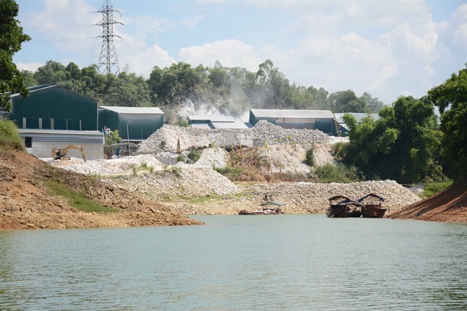 Quản lý chặt chẽ công tác bảo vệ môi trường với các doanh nghiệp trên hồ Thác Bà