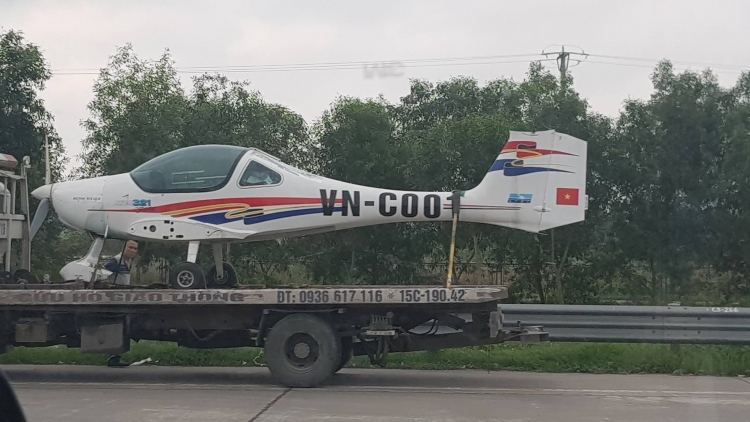 Thực hư chiếc máy bay được vận chuyển trên cao tốc