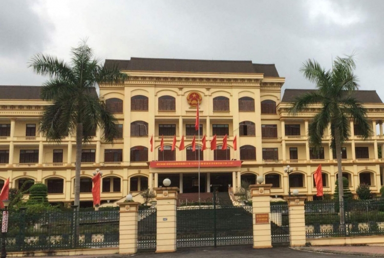 UBND tỉnh Yên Bái chỉ đạo làm rõ trách nhiệm vụ xe quá tải hoành hành