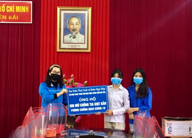 Học sinh Yên Bái dành tiền tự làm 900 mũ chắn giọt bắn ủng hộ chống dịch Covid-19 hoc sinh yen bai danh tien tu lam 900 mu chan giot ban ung ho chong dich covid 19