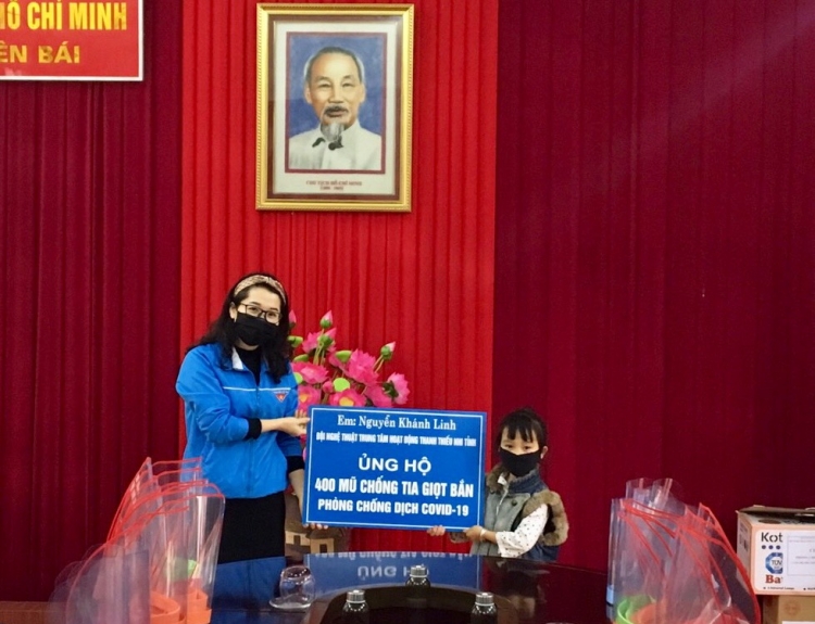 Học sinh Yên Bái dành tiền tự làm 900 mũ chắn giọt bắn ủng hộ chống dịch Covid-19 hoc sinh yen bai danh tien tu lam 900 mu chan giot ban ung ho chong dich covid 19