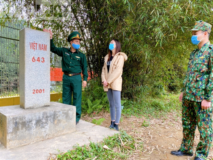 hoa hau luong thuy linh den tham va dong vien cac chien si chong dich tai cua khau