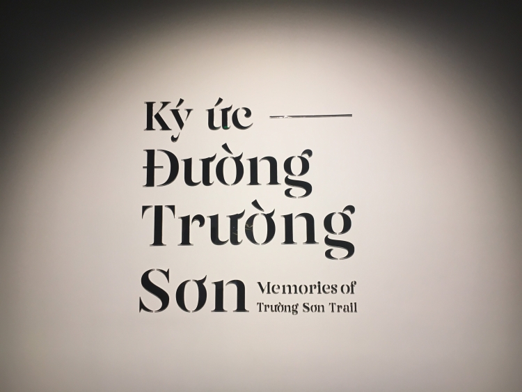 Hơn 200 bức họa được trưng bày tại triển lãm “Ký ức đường Trường Sơn” thu hút giới trẻ