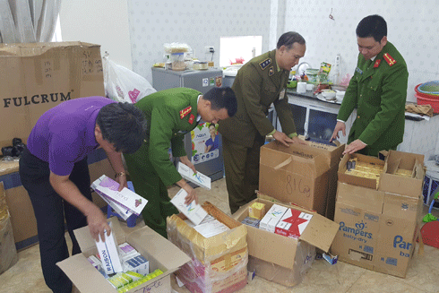 Lai Châu: Bắt giữ, xử phạt hơn 13 triệu đồng với hàng nhập lậu