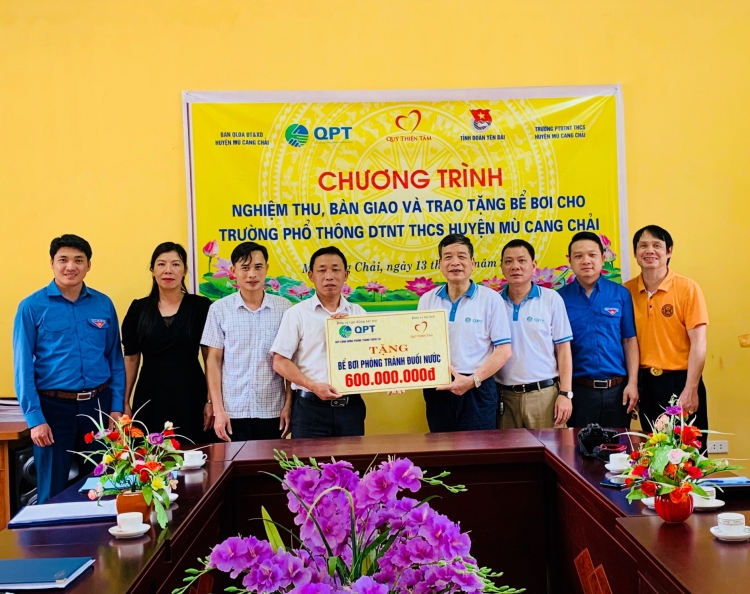 Tỉnh đoàn Yên Bái cùng nhà tài trợ xây dựng bể bơi giúp các em học sinh chống đuối nước