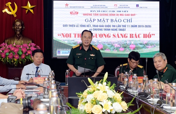 Công bố giải Cuộc thi viết “Những tấm gương bình dị mà cao quý”