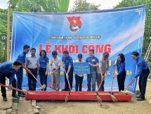 Tuổi trẻ Thủ đô trao tặng 100 triệu đồng để xây dựng nhà nhân ái ở Nghệ An