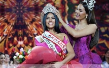 Nhan sắc bốc lửa của tân hoa hậu Philippines
