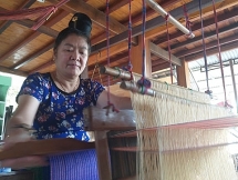 Phụ nữ Thái ở Sơn La gìn giữ nghề dệt thổ cẩm