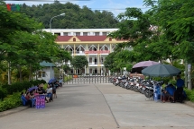 Đình chỉ 1 thí sinh tại Sơn La mang điện thoại vào phòng thi