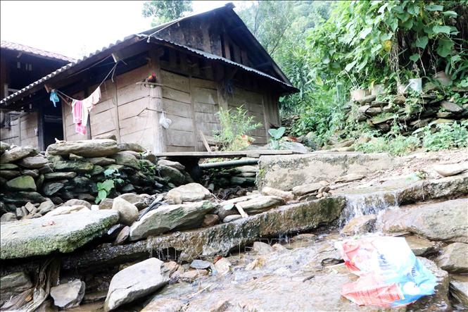 nhieu ho dan vung nguy hiem van duoc di doi trong mua mua lu