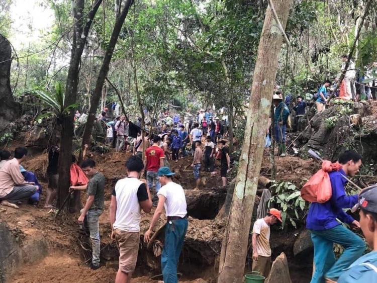 yen bai thuc hu tin don nguoi dan un un len nui dao da quy doi doi