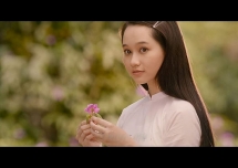 Nhan sắc tinh khôi của nữ chính Trúc Anh trong phim Mắt Biếc