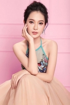 Phát sốt với nhan sắc đời thường Á hậu Chuyển giới bị loại Hoa hậu Hoàn vũ