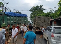 Hai xe tải đâm nhau, ách tắc giao thông cục bộ ở Yên Bình, Yên Bái