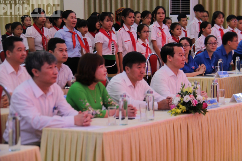 50 em thieu nhi chau ngoan bac ho duoc nhan bang khen cua chu tich tinh yen bai