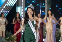 nguoi dep luong thuy linh dang quang tan hoa hau miss world 2019